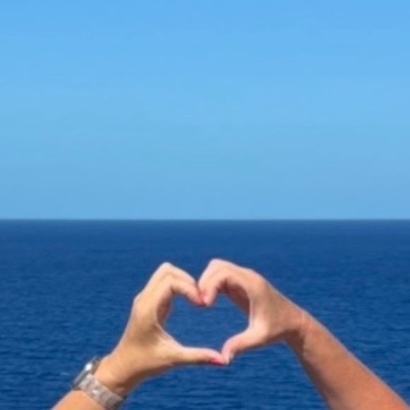 Meet your Posher, Maralee - Picture 3 of 4